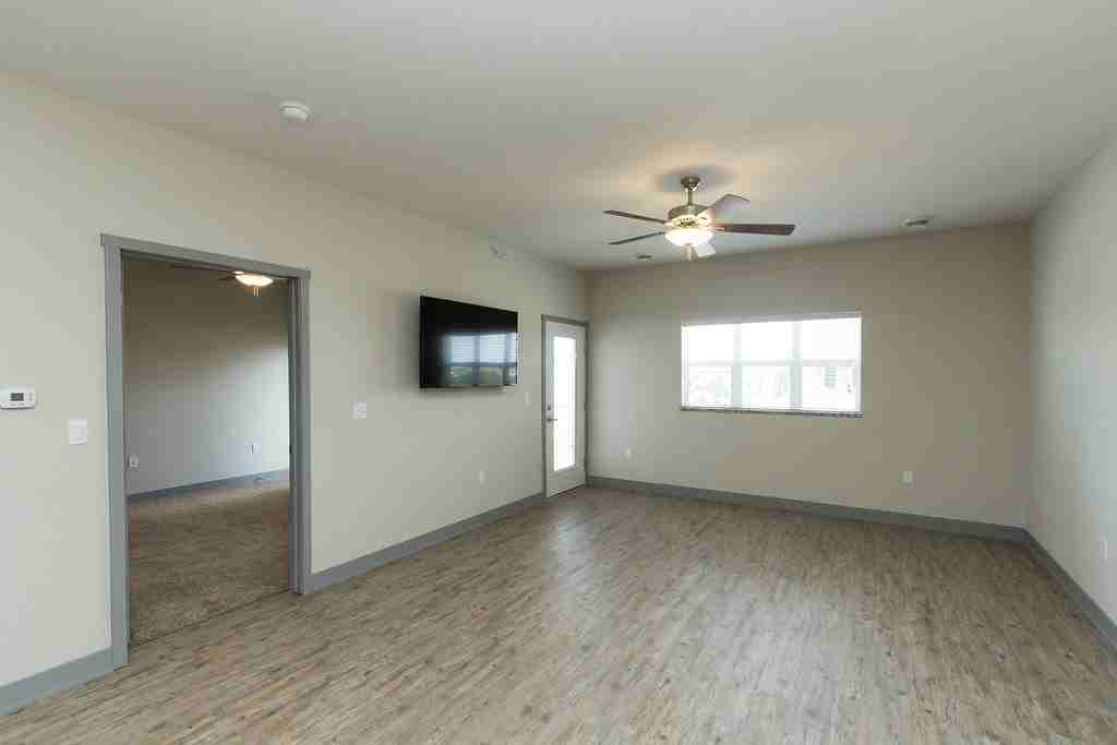 Aurora Heights | 3420 - Photo 5 of 12