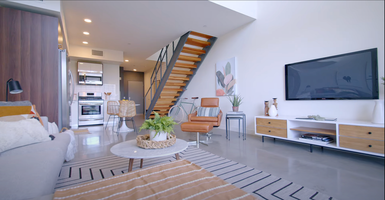 733 N Hudson Avenue - Photo 2 of 24