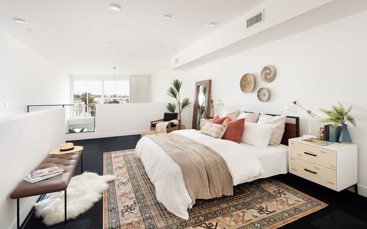 733 N Hudson Avenue - Photo 6 of 24