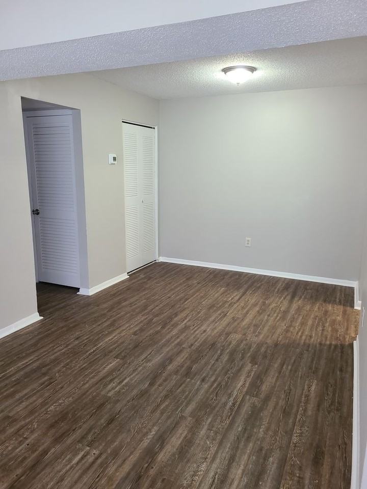 Camellia Court Apartments - Photo 3 of 50