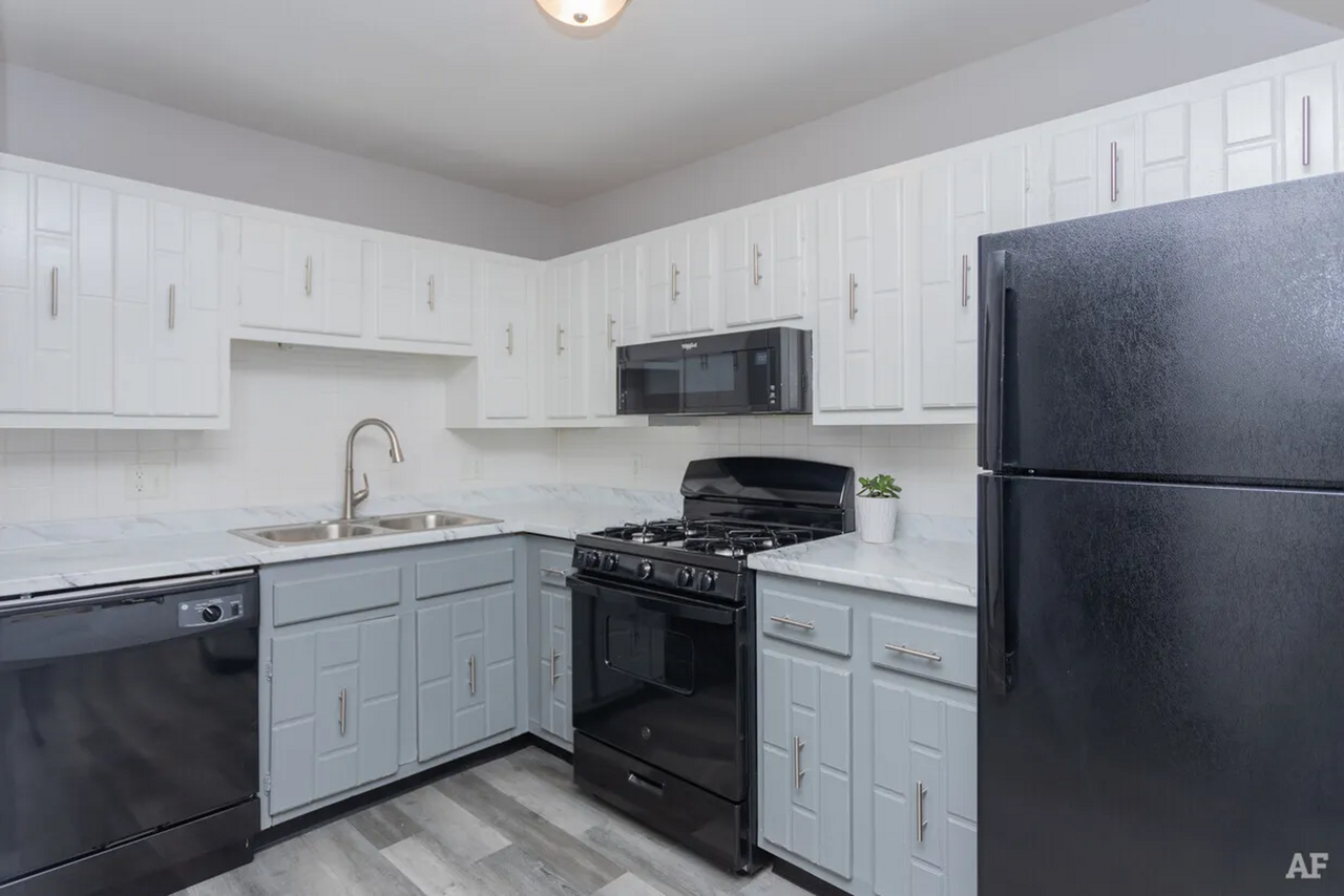 Candlelite Apartments 700 Candlelite Ct, Fort Wayne, IN 46807 Zumper