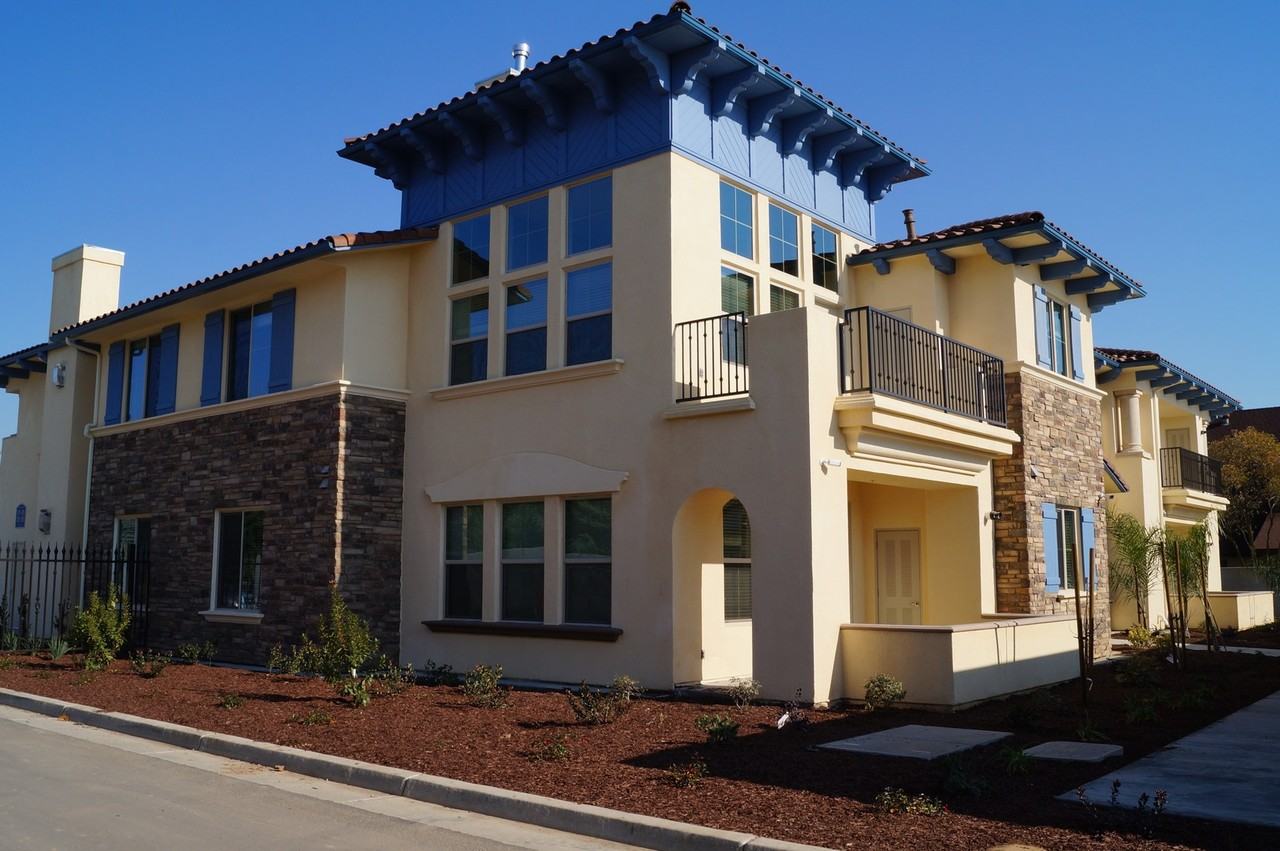 Drew Court Apartments - Photo 2 of 21