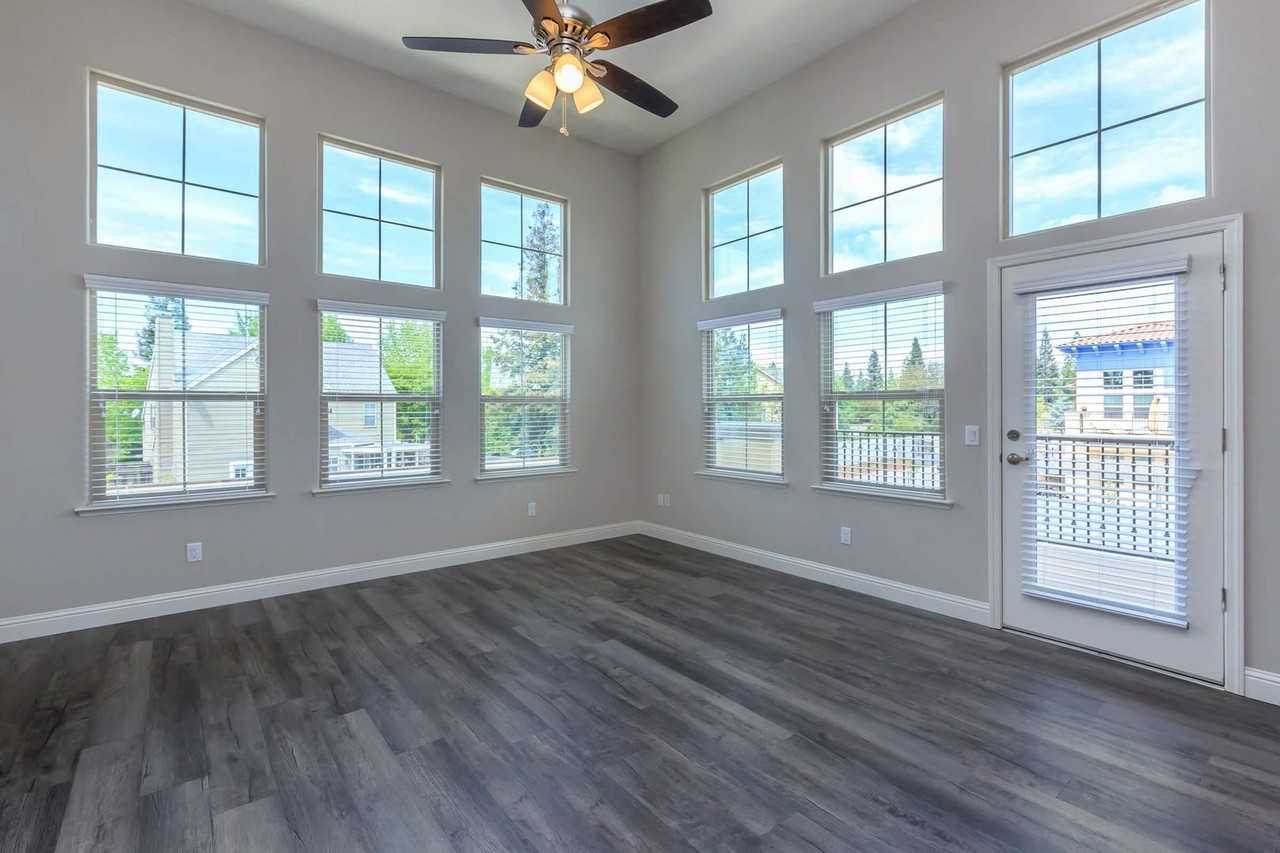 Drew Court Apartments - Photo 7 of 21