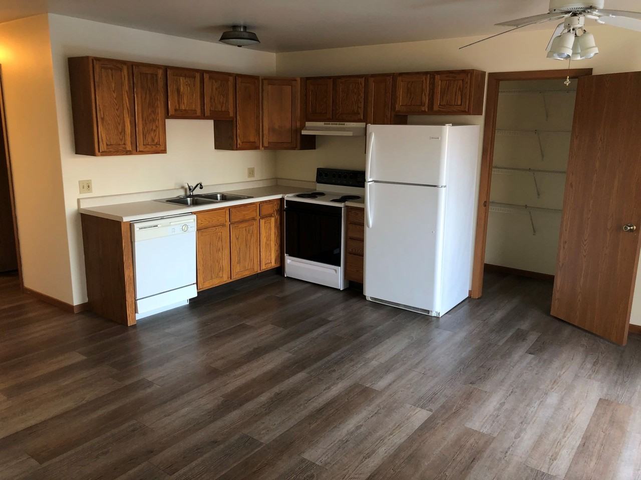 Southside 2BD 1BA Townhouse - Photo 2 of 11