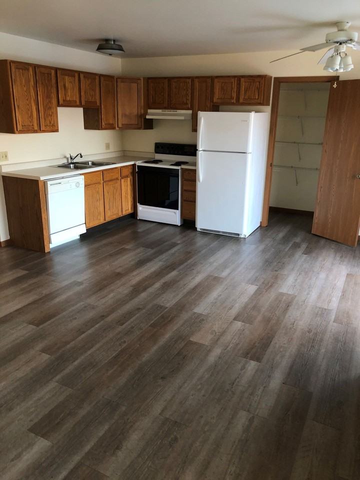 Southside 2BD 1BA Townhouse - Photo 3 of 11
