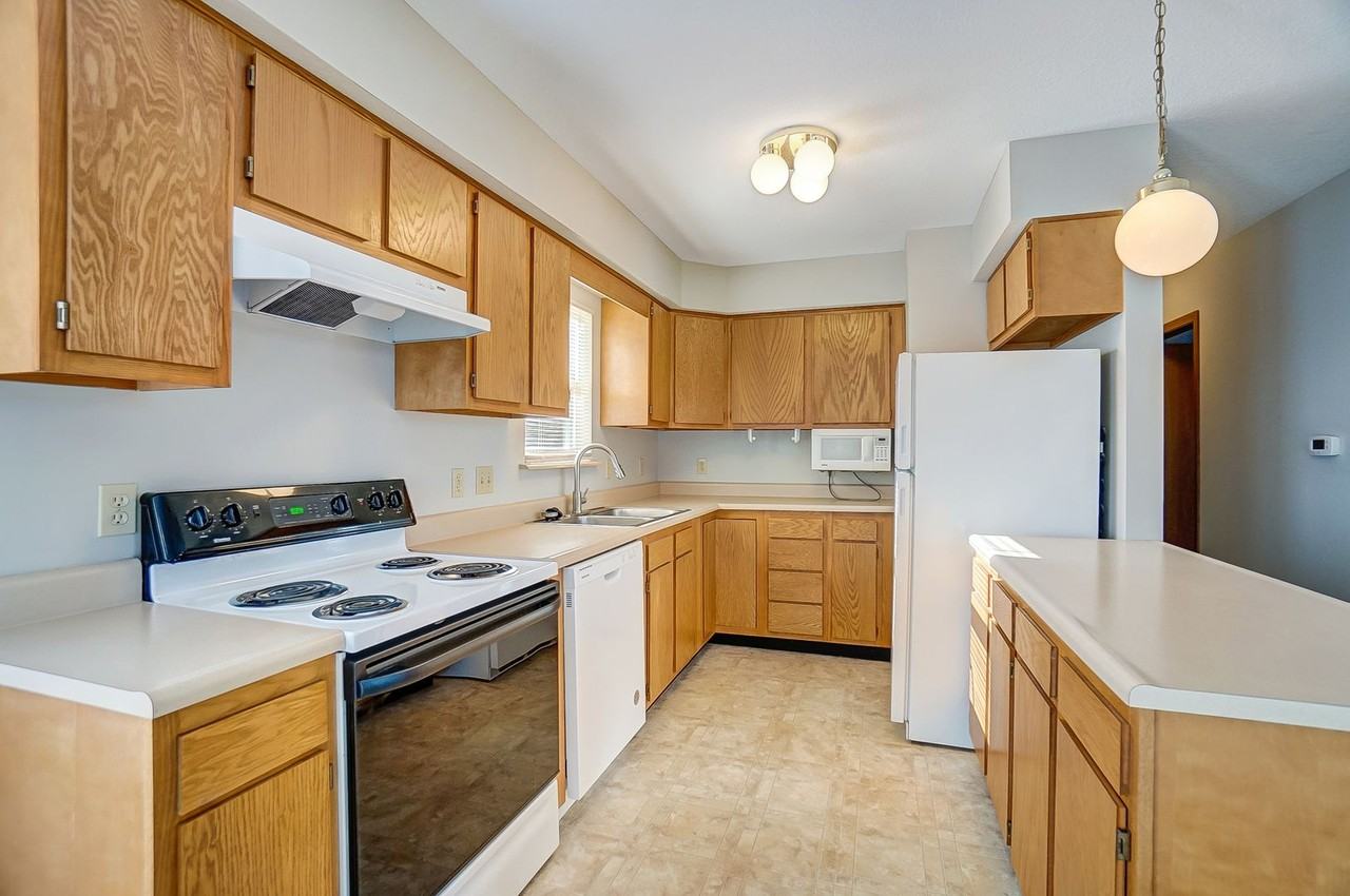 Jefferson Place Villas - Photo 2 of 15