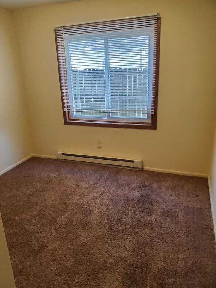 Affordable Grimes apartments minutes from everything! - Photo 3 of 6