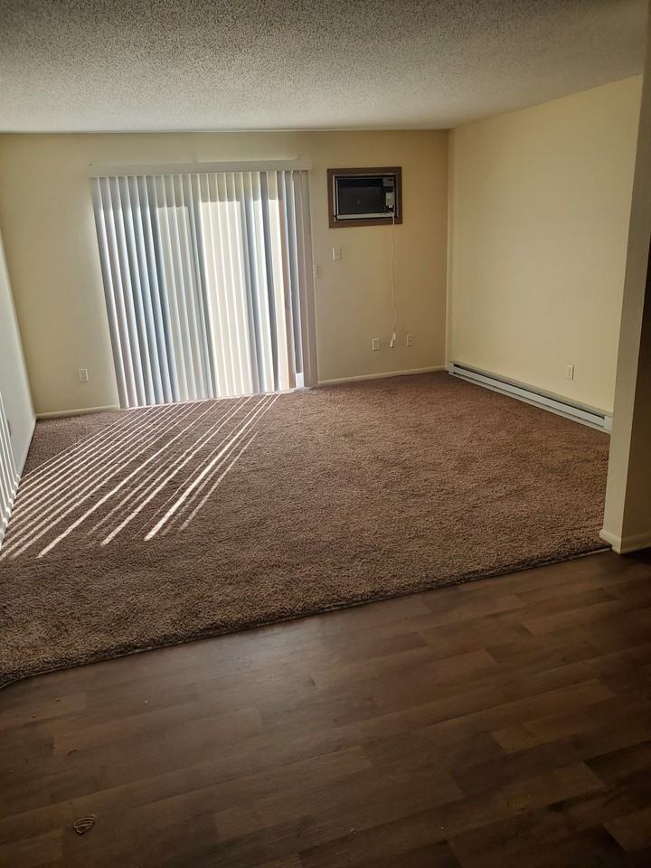 Affordable Grimes apartments minutes from everything! - Photo 4 of 6