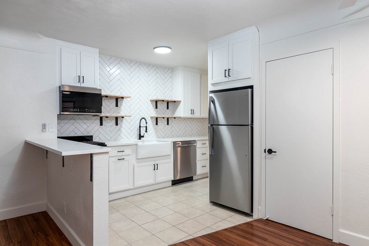 Beautifully Renovated Vintage Apartments in Governor's Park!! - Photo 5 of 16