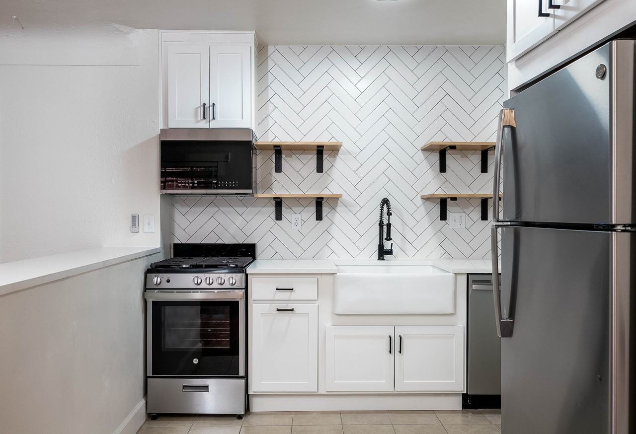 Beautifully Renovated Vintage Apartments in Governor's Park!! - Photo 6 of 16