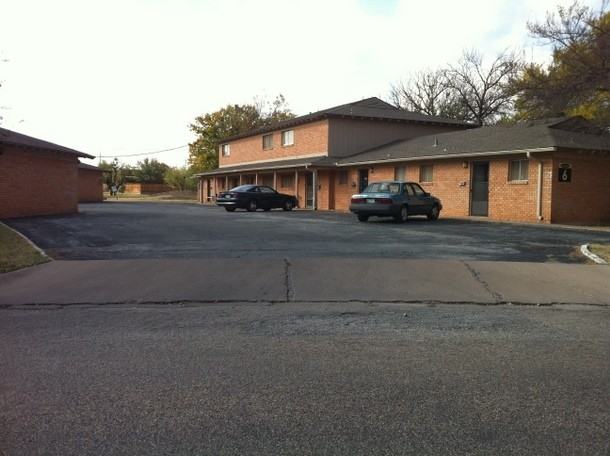 2600 Ivanhoe Ln - Photo 3 of 8