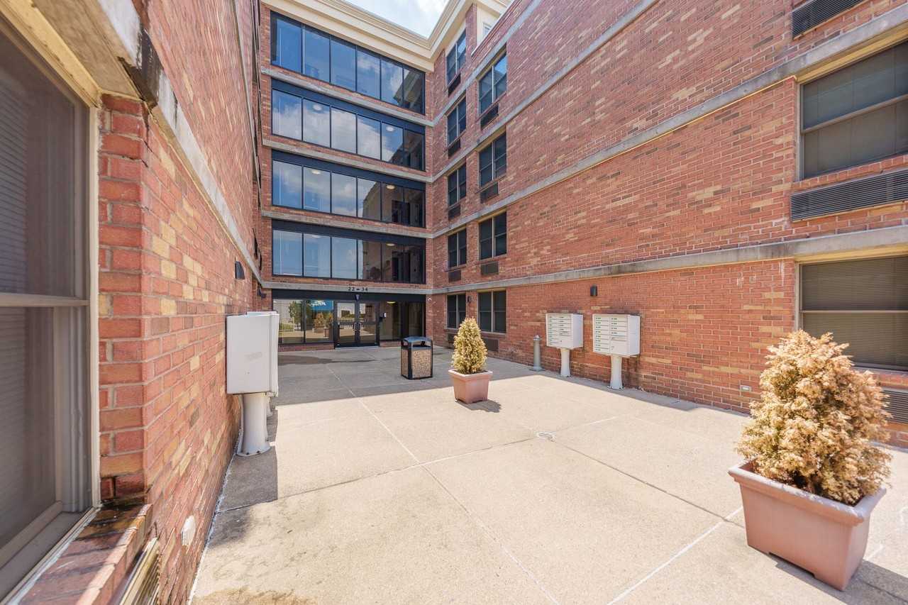 Discover an enticing retreat in the heart of Bayonne, NJ. - Photo 3 of 16