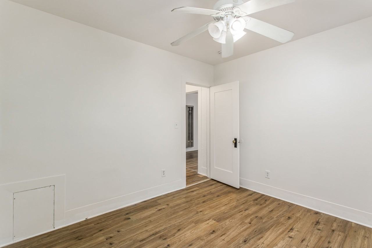 1359 Jasper Ave - Photo 5 of 21