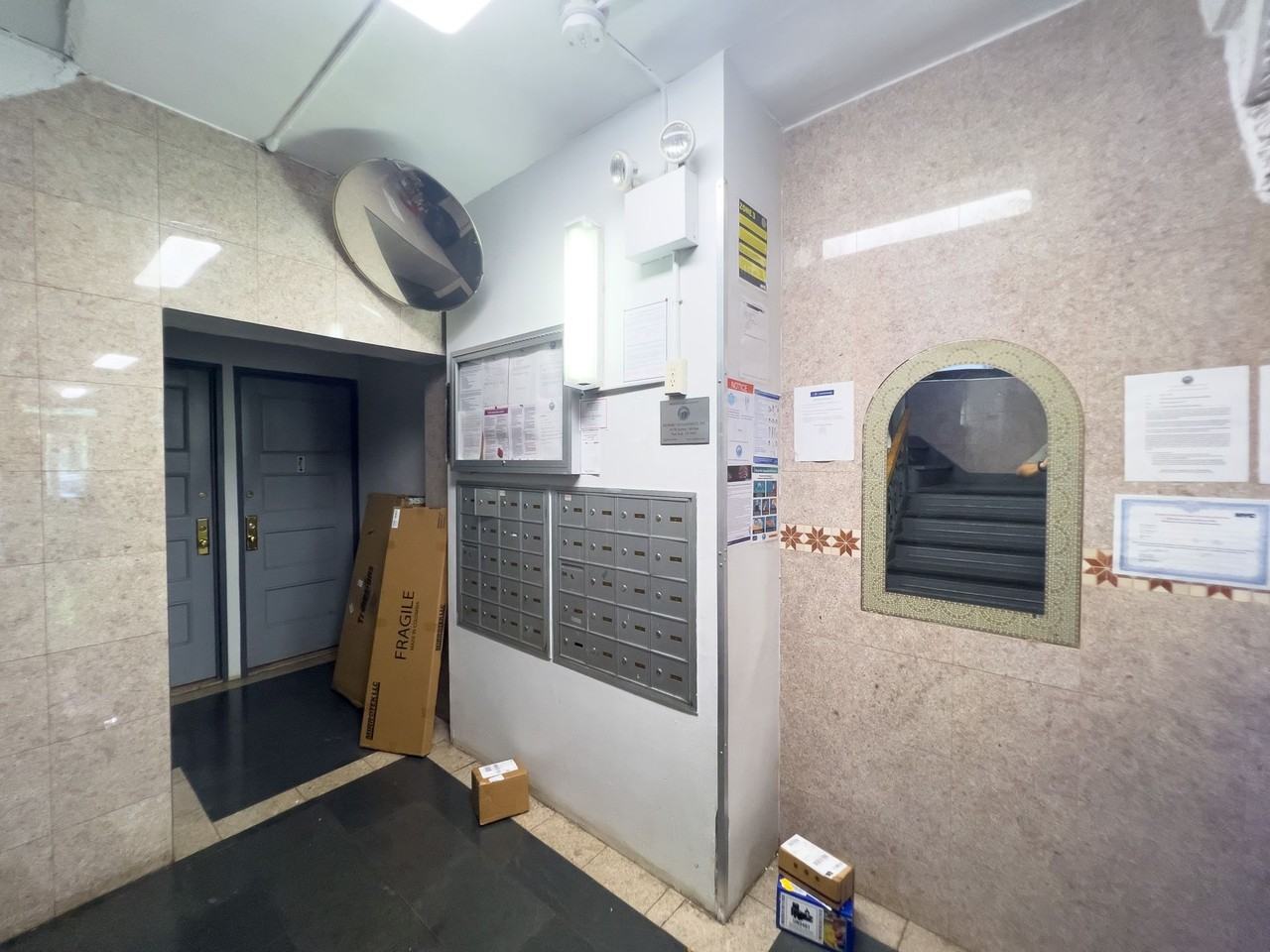 98 Thompson - Photo 2 of 5