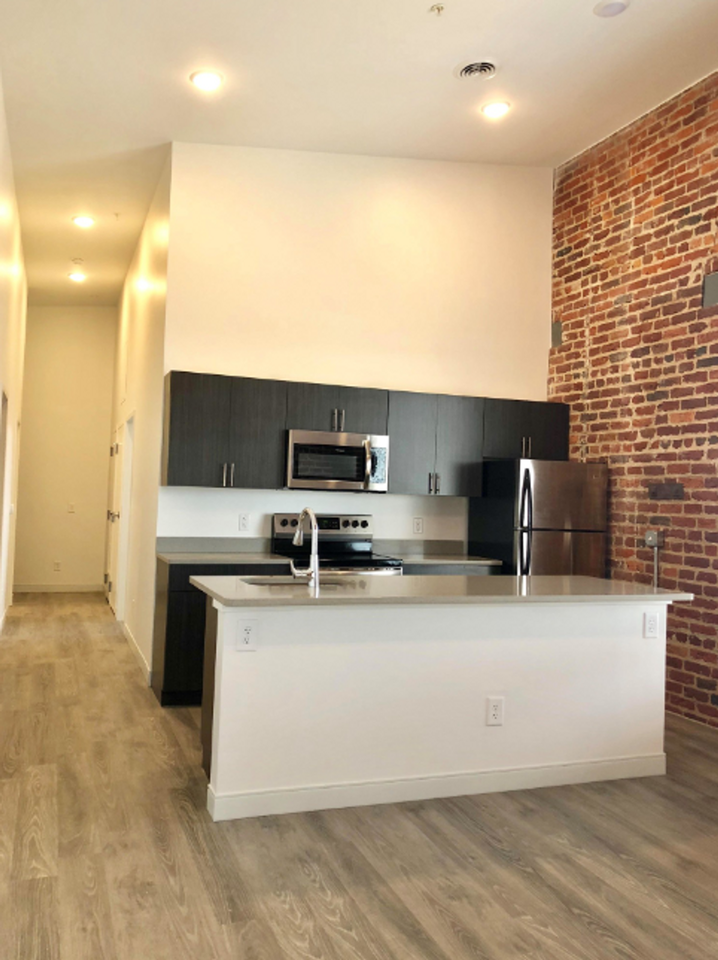 1 West Cary Apartments - Photo 2 of 21