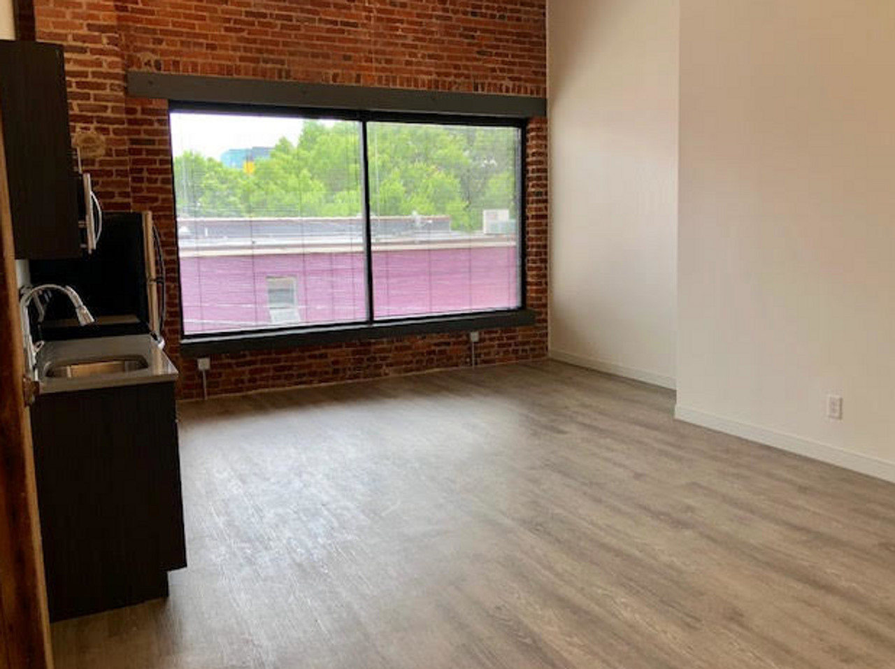 1 West Cary Apartments - Photo 4 of 21