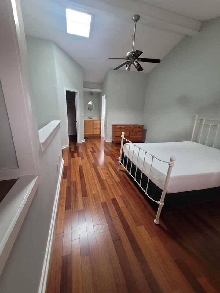 211 Saint Luke Ct - Photo 3 of 50