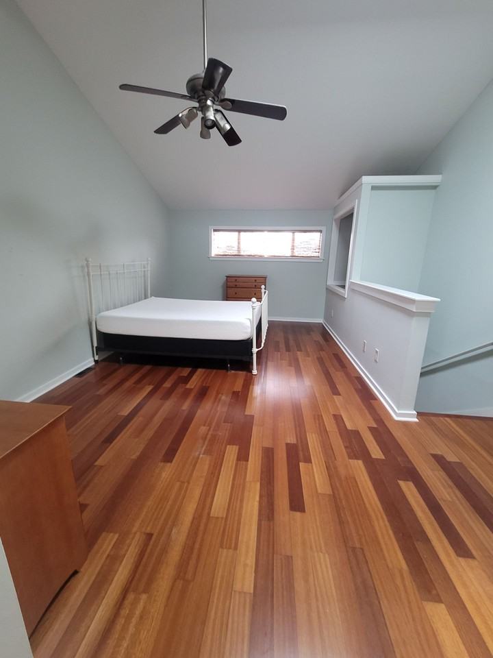 211 Saint Luke Ct - Photo 7 of 50