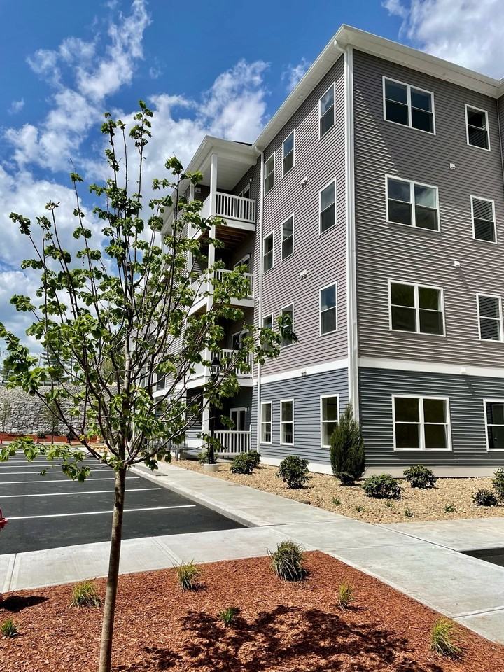 Bowers Landing of Merrimack - Photo 5 of 46