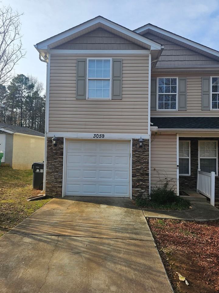 Hubbard Rd Apartments in Rockwell Park Hemphill Heights, Charlotte