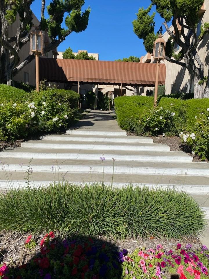 074 - Amber Court Apartments - Photo 2 of 2