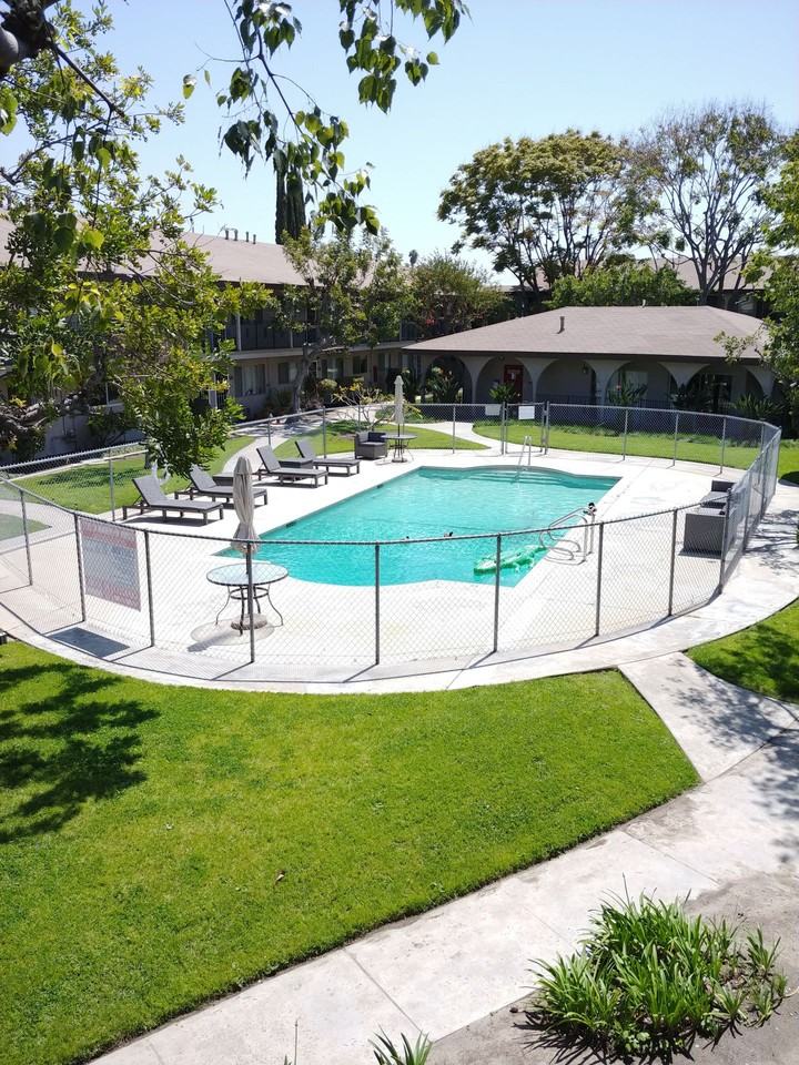 128 - Seville - Photo 2 of 4