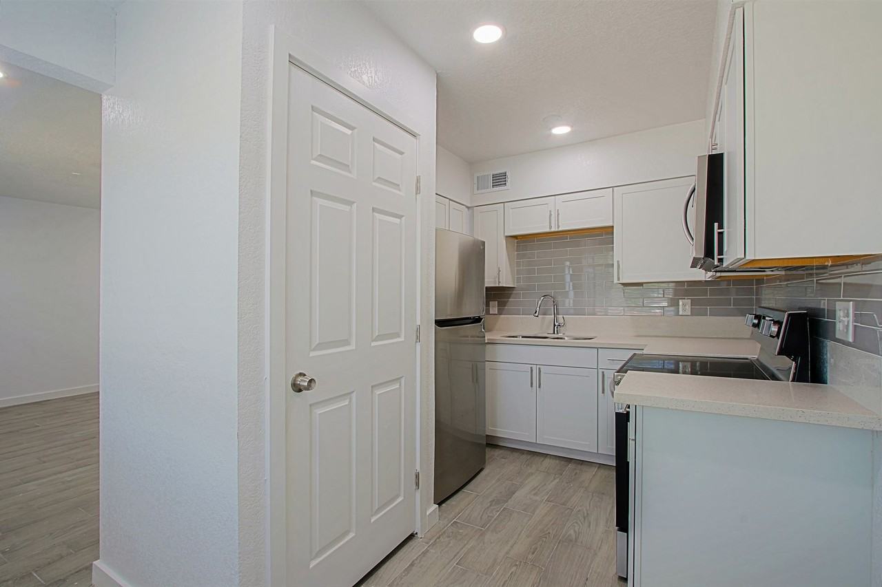 3219 E. Earll Drive (Urbana at Arcadia) - Photo 5 of 12