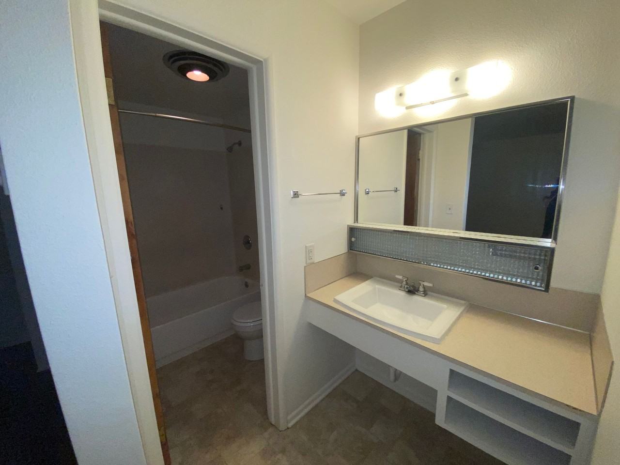 775e15 - Photo 2 of 8