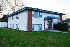 featured image of 4655 Pierce St Ne