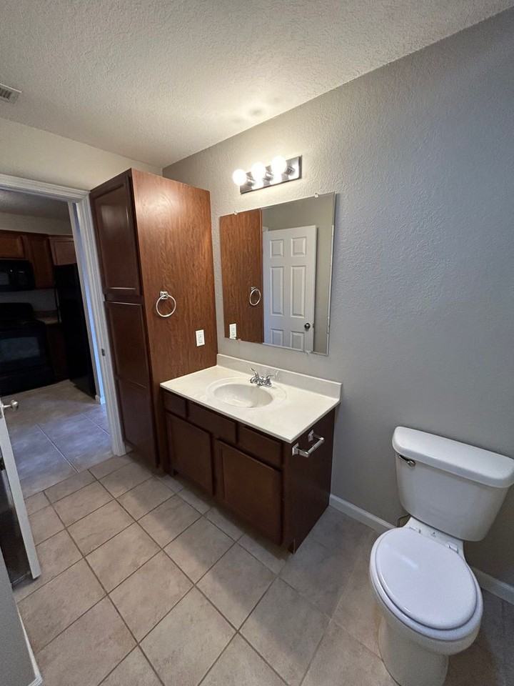 Ravina Apartments - Photo 6 of 11