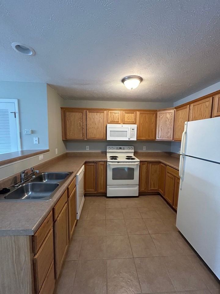 Ravina Apartments - Photo 6 of 11