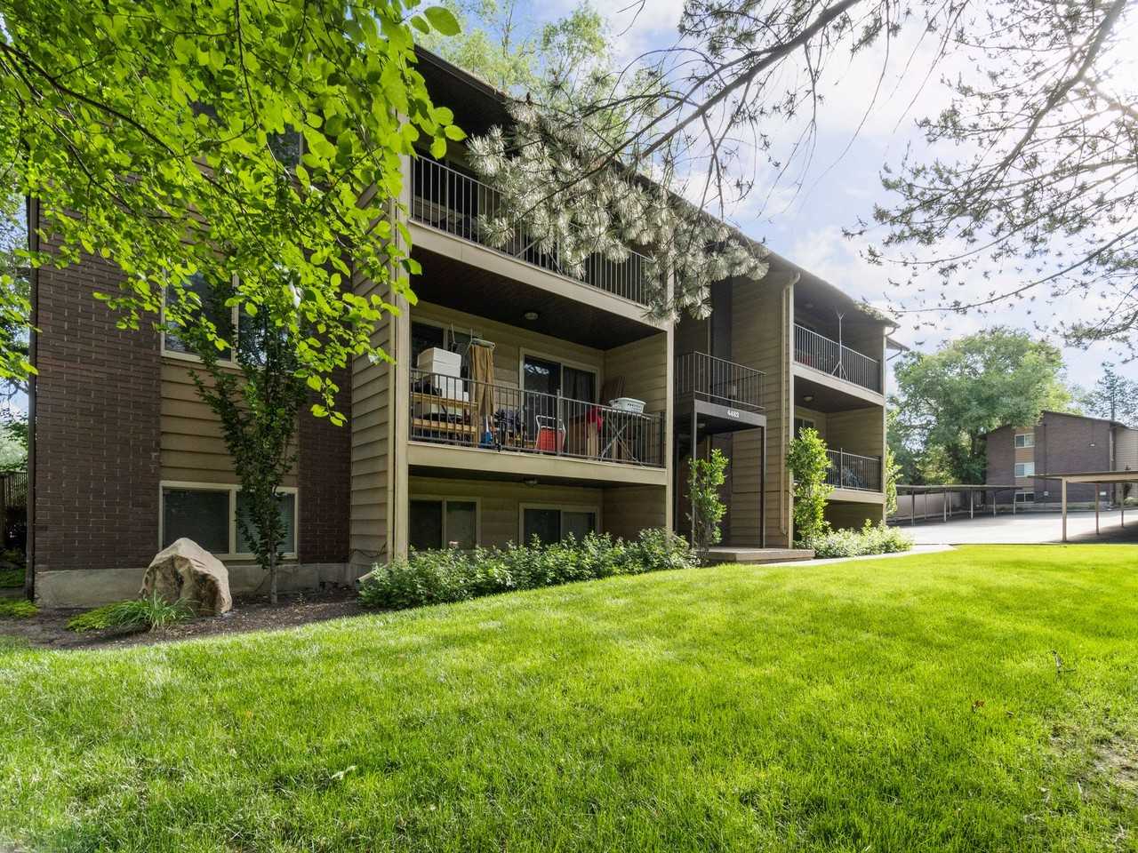 Beautiful Holladay Location! - Photo 4 of 9