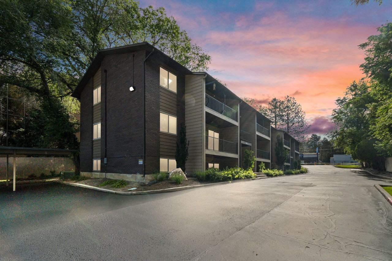 Beautiful Holladay Location! - Photo 5 of 9