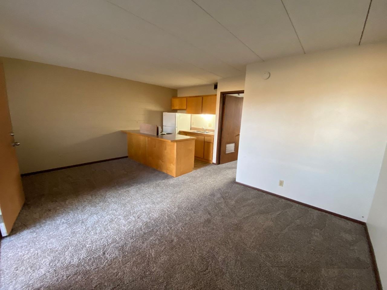 422 N Cedar Ave - Photo 5 of 11