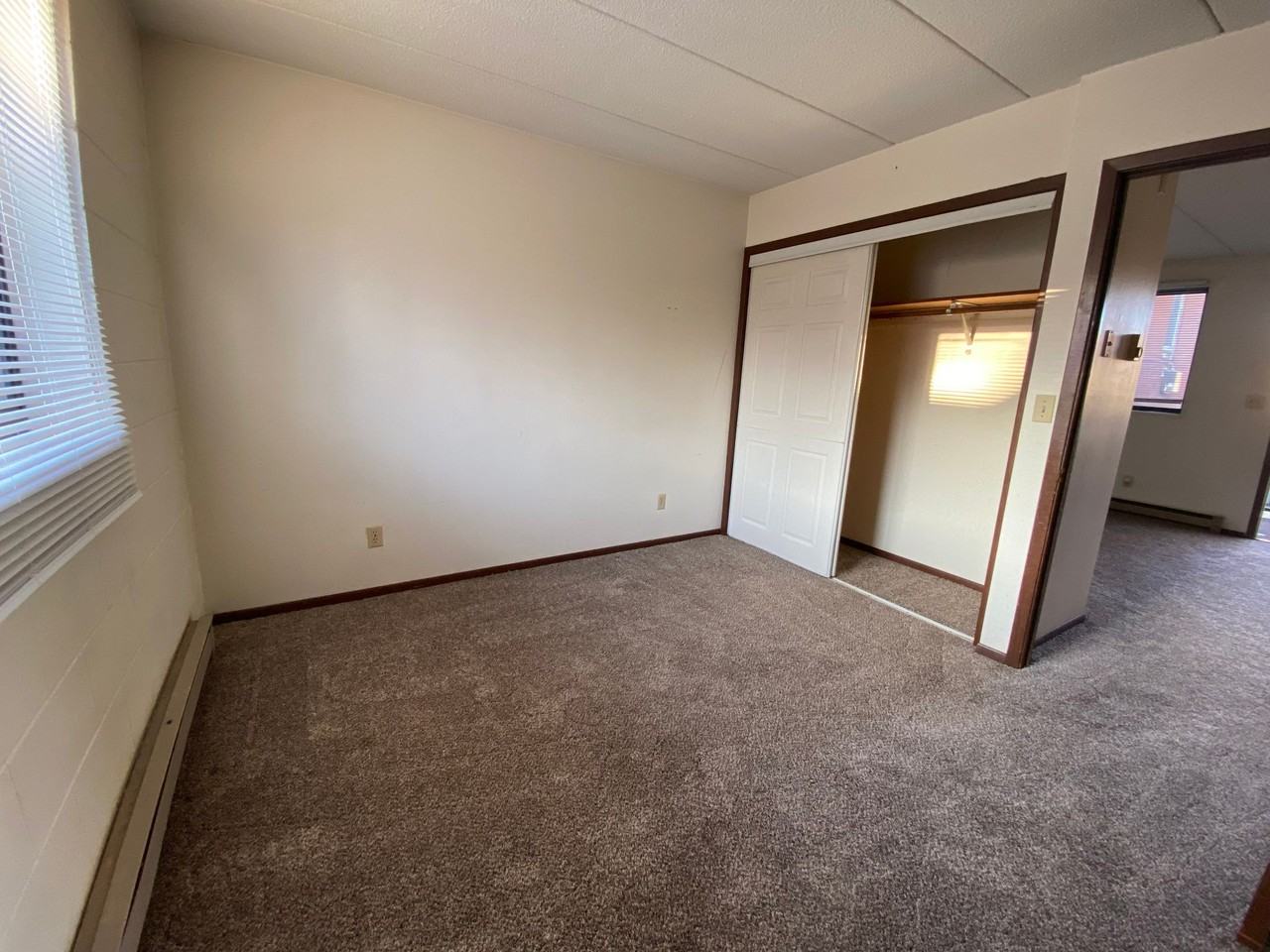 422 N Cedar Ave - Photo 6 of 11