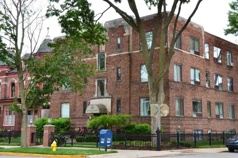 Historic Jackson Manor Apartments - Photo 4 of 8