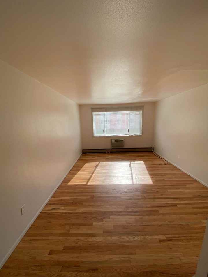 2400 Northwestern Ave - Photo 7 of 12