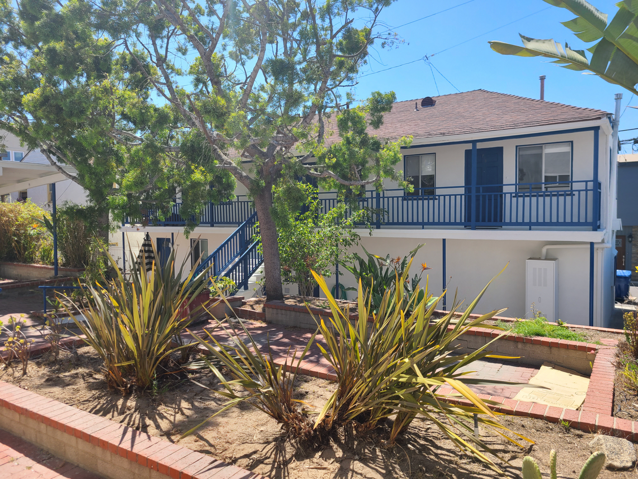 Manhattan Ave 707 - Photo 2 of 4