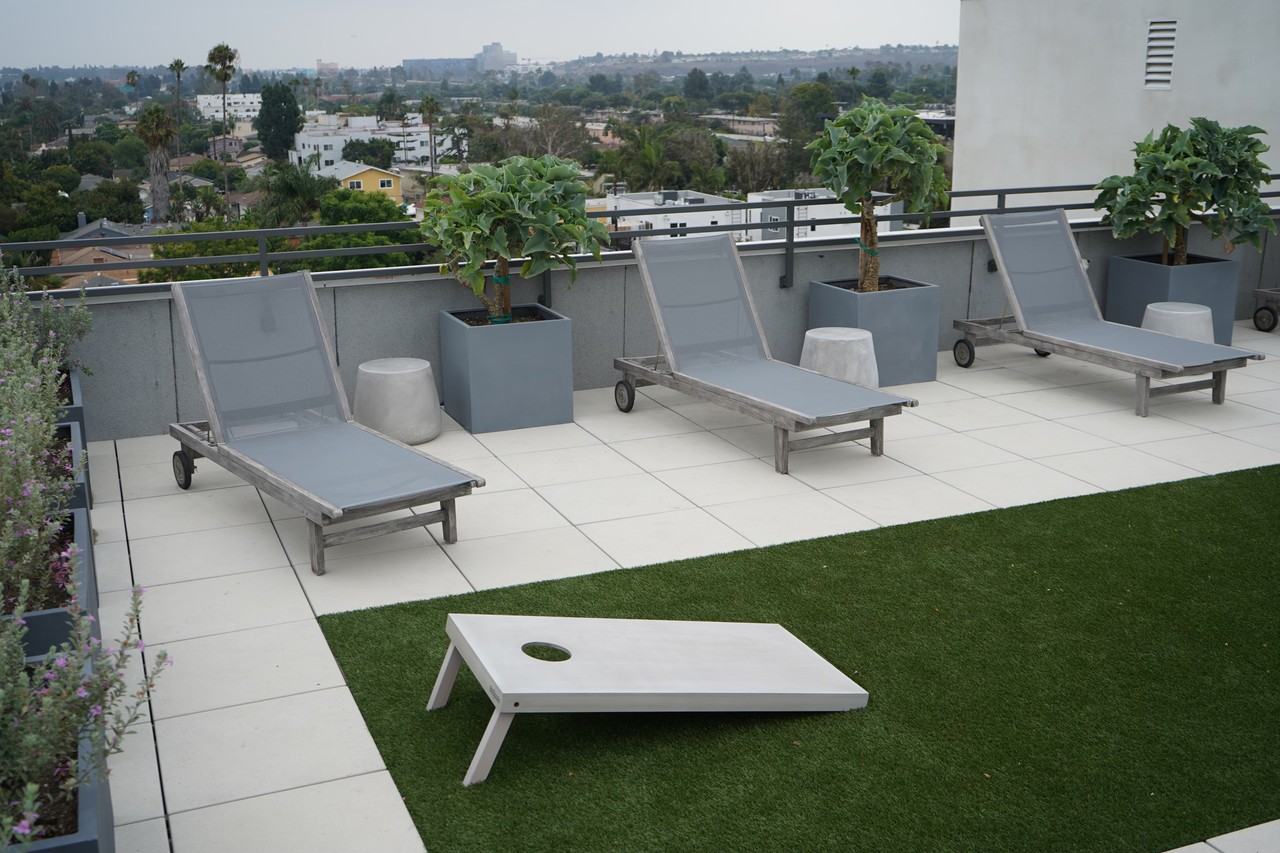 Elegant Building  on Culver - Photo 2 of 10