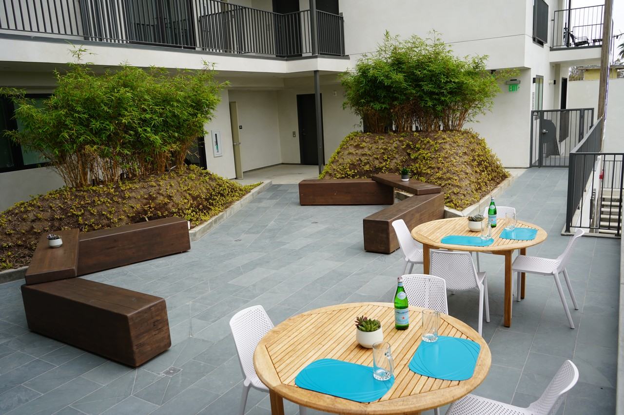 Elegant Building  on Culver - Photo 6 of 10