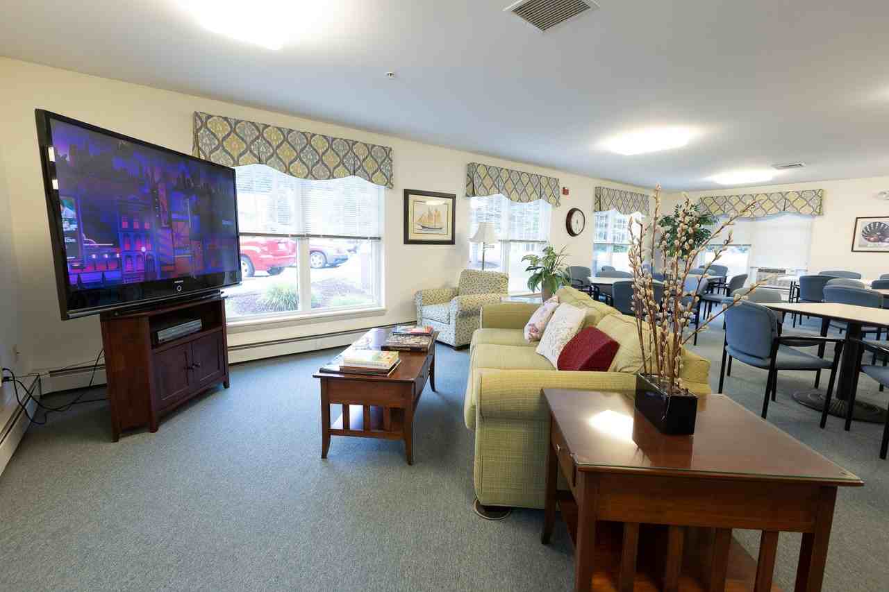 Wadleigh Falls Senior Residences - Photo 4 of 10