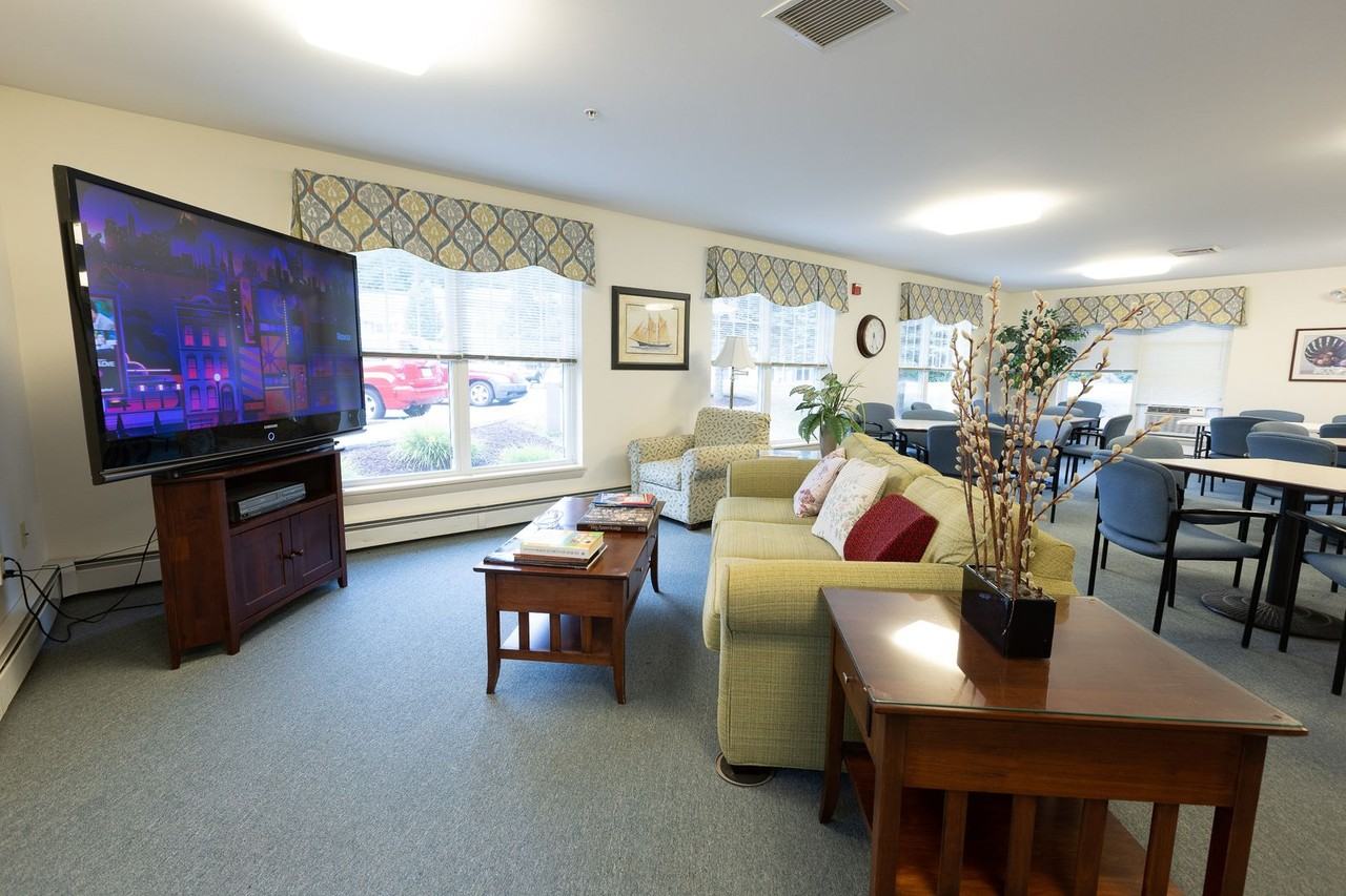 Wadleigh Falls Senior Residences - Photo 3 of 10