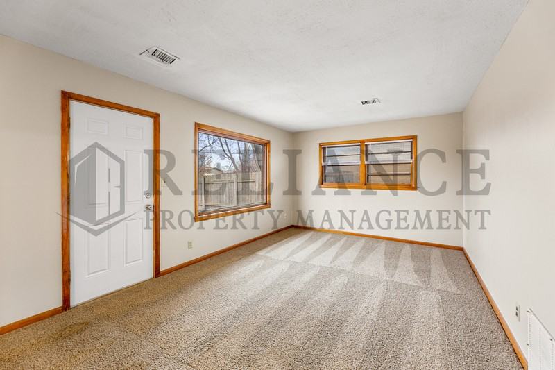 2922 S Euclid Ave - Photo 5 of 21