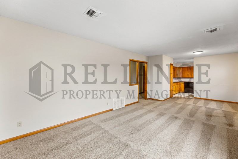2922 S Euclid Ave - Photo 7 of 21