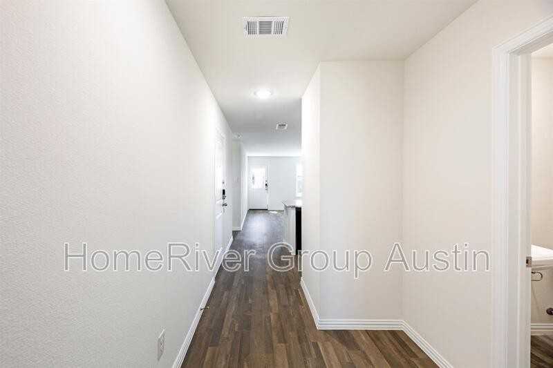 1305 N 11th St - Photo 2 of 21