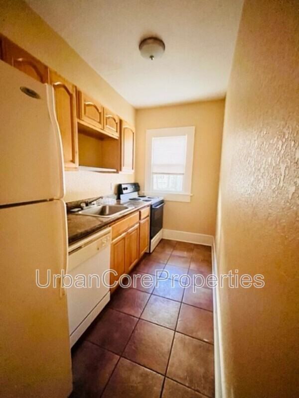 315 7th Ave N #7 - Photo 6 of 14