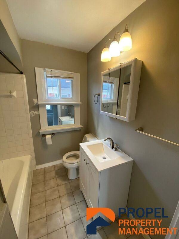 1537 Chandler Ave - Photo 7 of 11