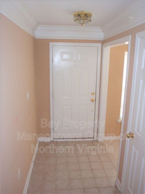 219 Medlock Ln - Photo 3 of 23