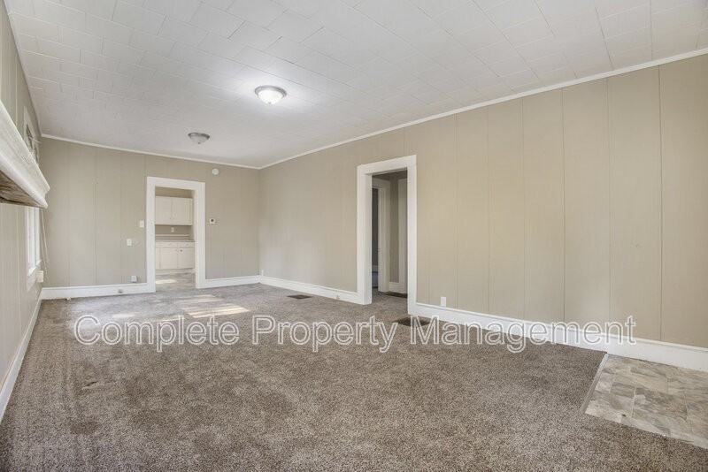 2000 36th Ave N - Photo 3 of 20