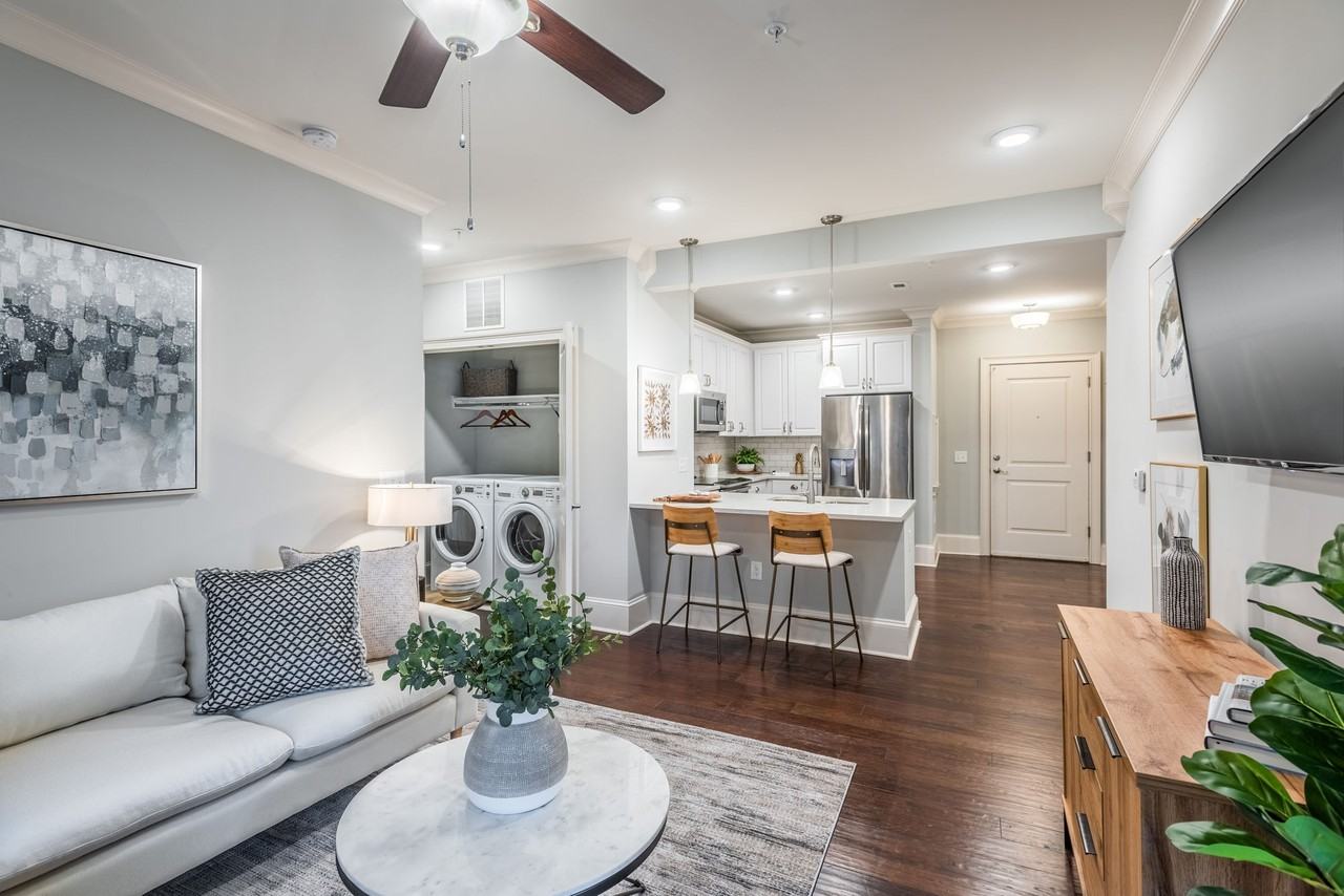 511 Queens - Photo 2 of 21